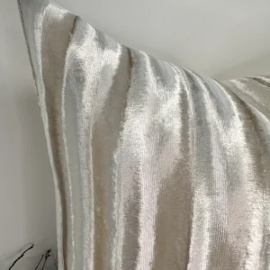 Lumière Champagne Velvet Cushion - Image 3